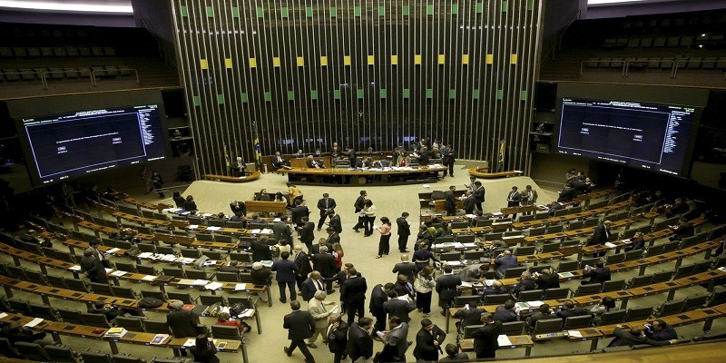 Imagem Ilustrando a Notícia: Mais de 90% dos deputados tentarão a reeleição em outubro