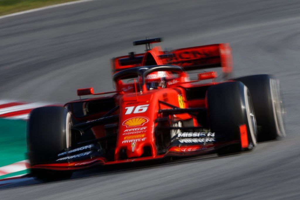 Imagem Ilustrando a Notícia: Ferrari se recupera e Leclerc bate recorde