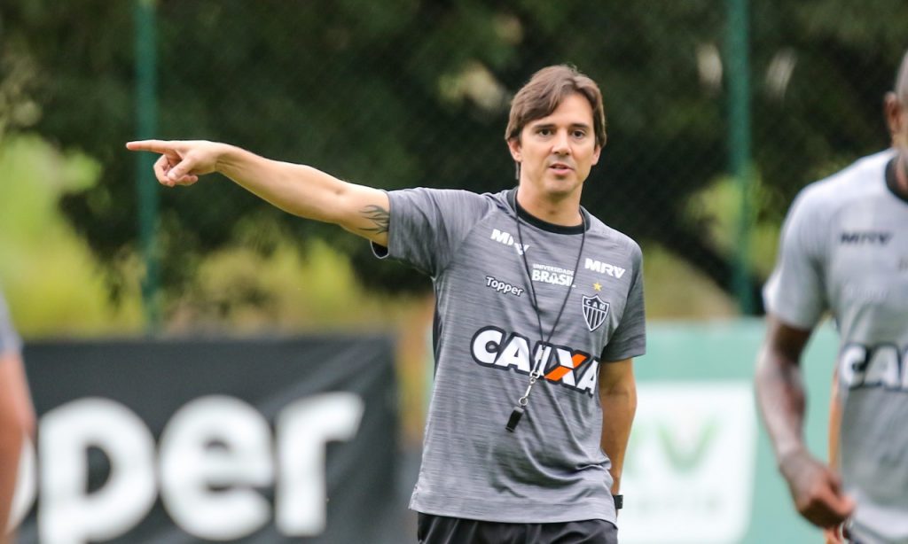Imagem Ilustrando a Notícia: Goiás anuncia a contratação de Thiago Larghi como novo treinador