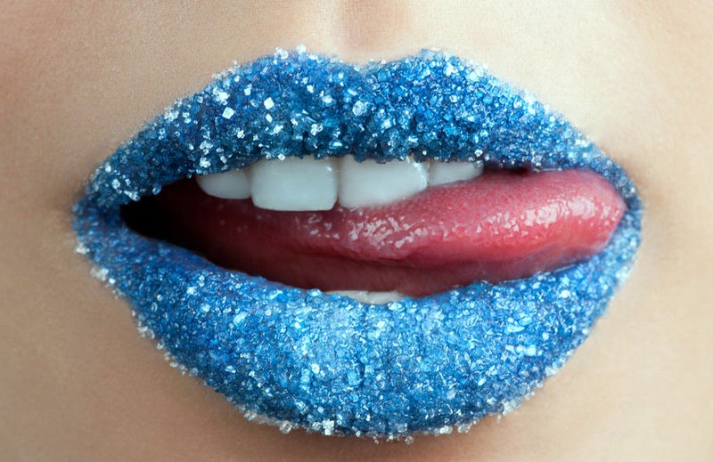 Imagem Ilustrando a Notícia: Glitter nos lábios: a moda é brilhar