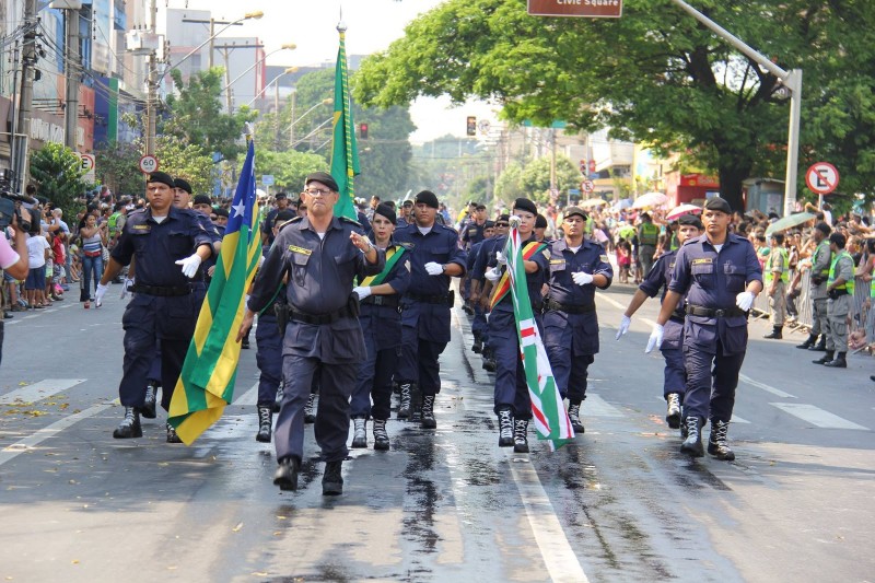 Imagem Ilustrando a Notícia: Desfile cívico-militar comemora os 84 anos de Goiânia