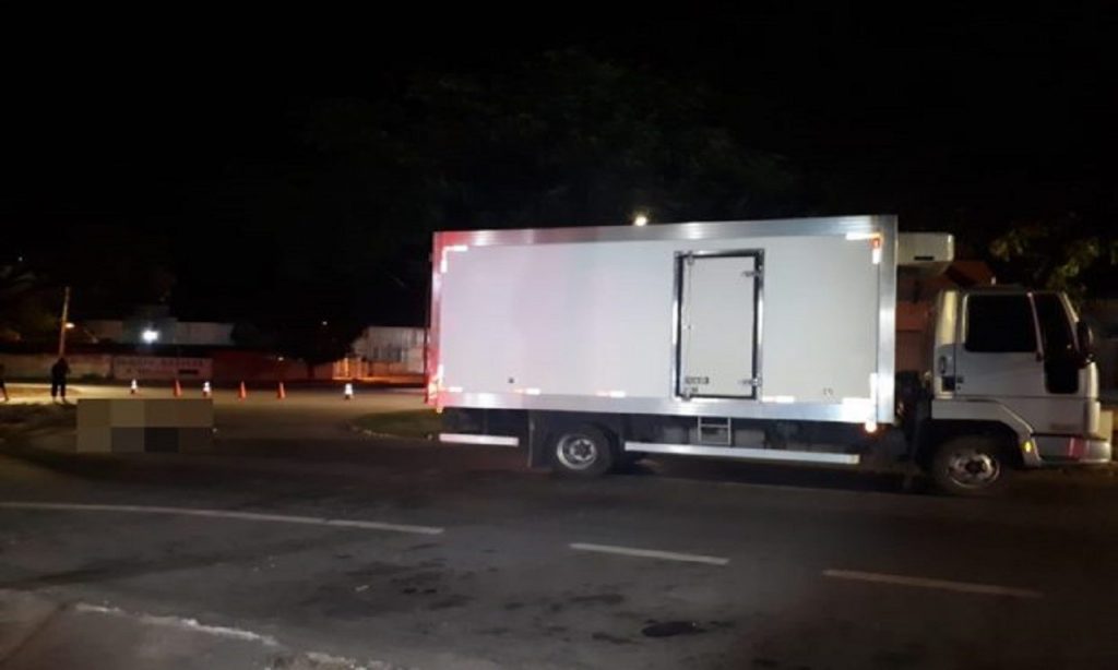 Imagem Ilustrando a Notícia: Pedestre morre atropelado por caminhão na Avenida Vera Cruz, em Goiânia