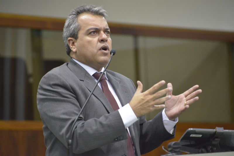 Imagem Ilustrando a Notícia: “PMDB pode não lançar candidato em 2018”, afirma Ernesto Roller