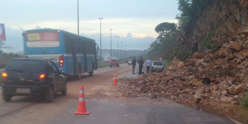 Imagem Ilustrando a Notícia: Chuva provoca deslizamento de terra em Águas Lindas de Goiás