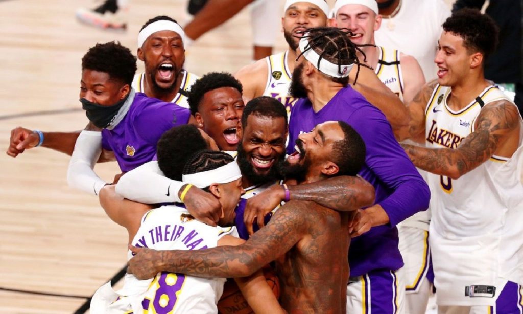 Imagem Ilustrando a Notícia: Los Angeles Lakers derrota Miami Heat e conquista título da NBA