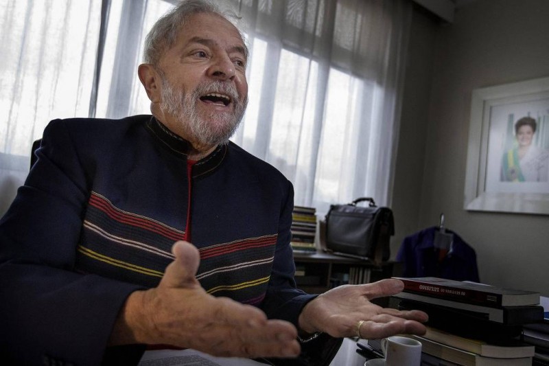 Imagem Ilustrando a Notícia: Desembargador do TRF-4 manda soltar o ex-presidente Lula