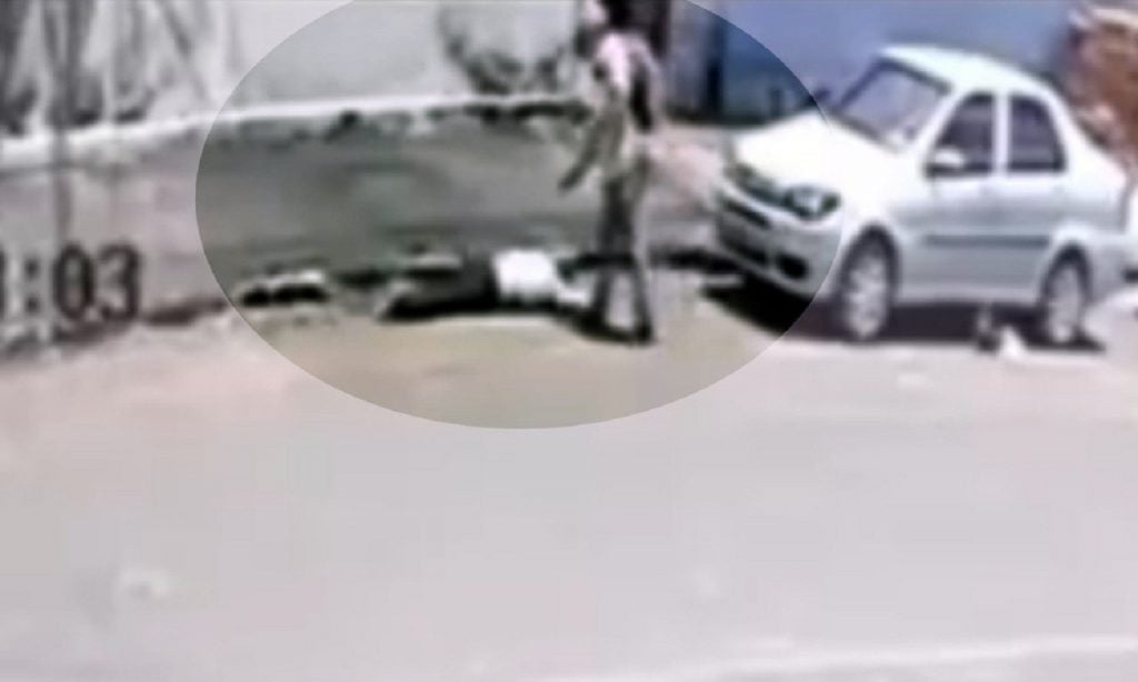 Imagem Ilustrando a Notícia: Idoso é preso suspeito de matar homem a tiros e arrastar corpo por calçada