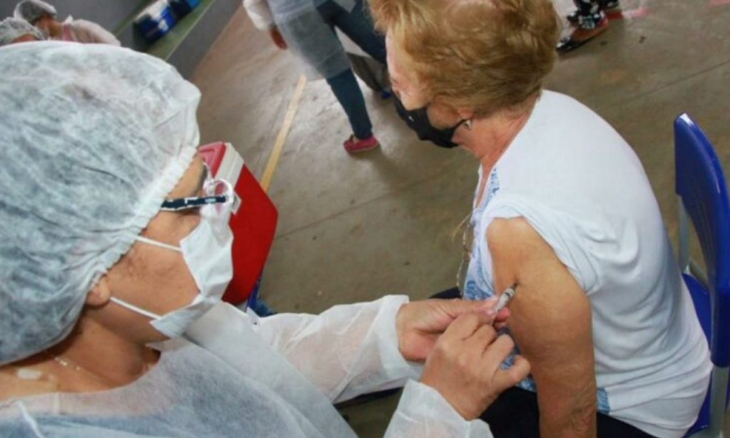 Imagem Ilustrando a Notícia: Goiânia começa a vacinar idosos a partir de 72 anos