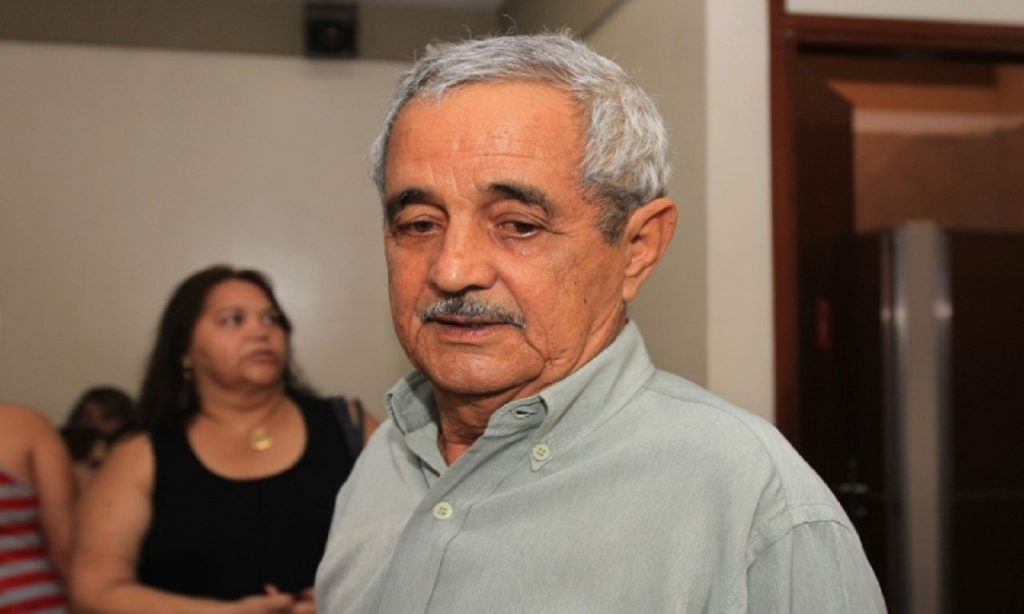 Imagem Ilustrando a Notícia: Pai de sertanejos deixa UTI : ‘Já está até contando piada’, diz Luciano