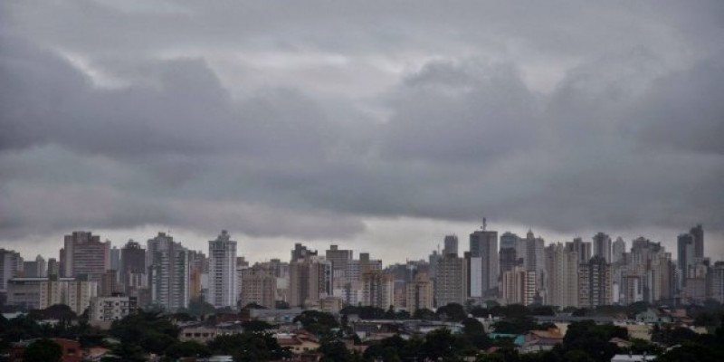 Imagem Ilustrando a Notícia: Quinta-feira nublada e com pancadas de chuvas em Goiás