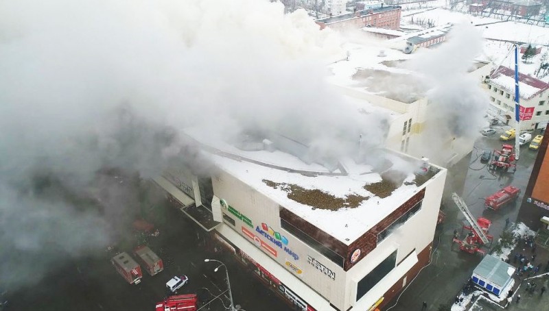 Imagem Ilustrando a Notícia: Sobe para 64 o número vítimas em incêndio em shopping na Sibéria