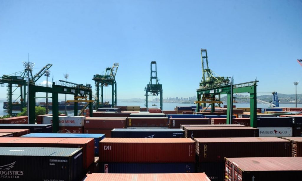 Imagem Ilustrando a Notícia: Exportações brasileiras recuam 10,4% em relação a 2018