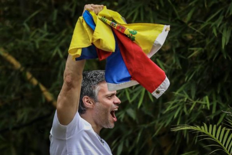 Imagem Ilustrando a Notícia: López promete lutar para “libertar” país