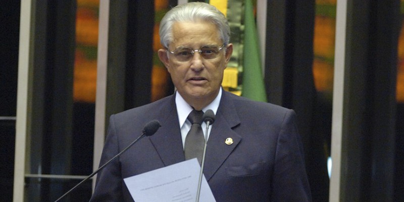 Imagem Ilustrando a Notícia: Corpo do ex-governador Roriz será sepultado hoje
