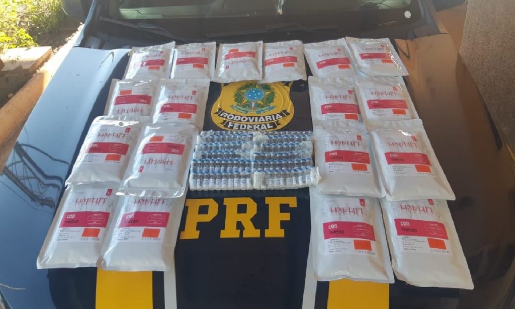 Imagem Ilustrando a Notícia: PRF apreende na BR-153 carga de medicamentos contrabandeados do Paraguai