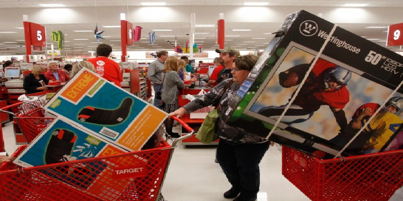 Imagem Ilustrando a Notícia: Consumidores pretendem gastar até R$ 3000 na Black Friday