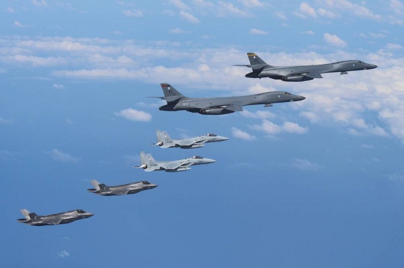 Imagem Ilustrando a Notícia: Norte coreanos mobilizam aviões