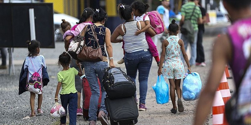 Imagem Ilustrando a Notícia: Países pedem à Venezuela que facilite para quem quer sair do país