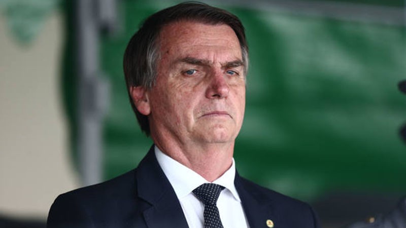 Imagem Ilustrando a Notícia: Bolsonaro não perdoa agressor e deseja que “mofe na cadeia”