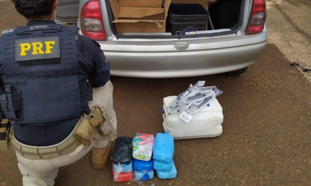 Imagem Ilustrando a Notícia: PRF apreende droga escondida em tanque de combustível