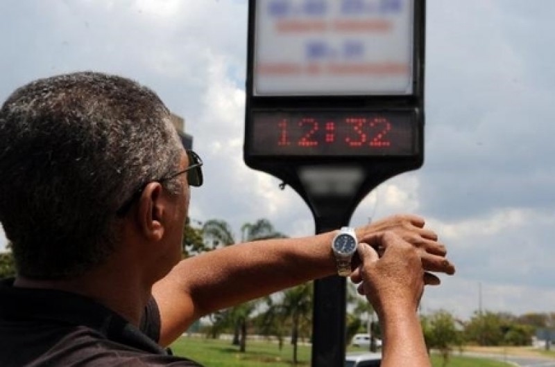 Imagem Ilustrando a Notícia: Extinção do horário de verão em Goiás é vetado
