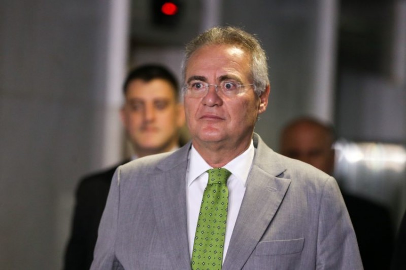 Imagem Ilustrando a Notícia: Recusa de Renan Calheiros é lamentável, diz ex-presidente do STF Ayres Britto