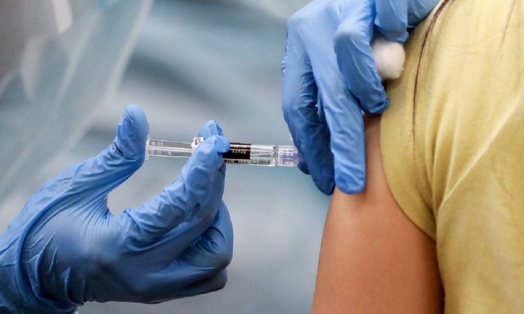 Imagem Ilustrando a Notícia: Anvisa autoriza prosseguimento de testes com vacina contra a Covid-19