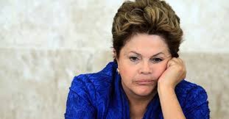 Imagem Ilustrando a Notícia: Termina amanhã prazo para Dilma entregar defesa à Comissão do Impeachment