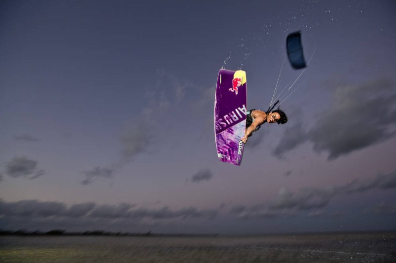 Imagem Ilustrando a Notícia: Brasileira busca tricampeonato mundial de kitesurf