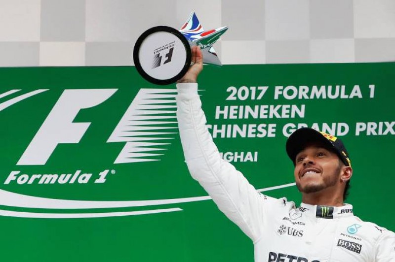 Imagem Ilustrando a Notícia: Hamilton “passeia” no GP da China
