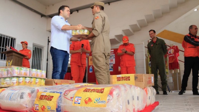 Imagem Ilustrando a Notícia: Alimentos arrecadados em campanha do Corpo de Bombeiros chegam ao Nordeste