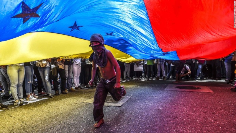 Imagem Ilustrando a Notícia: Venezuelanos vão às urnas hoje para escolher 23 governadores