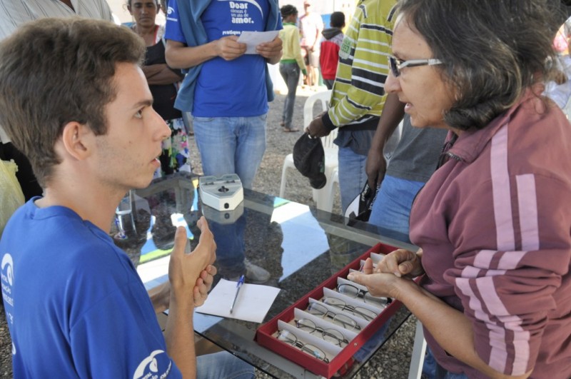 Imagem Ilustrando a Notícia: Estado entrega 1.245 óculos e segunda parcela Goiás na Frente em Palmeiras