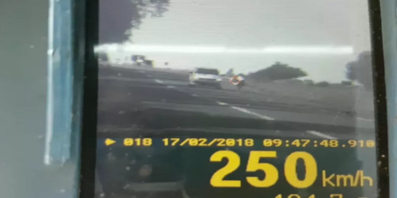 Imagem Ilustrando a Notícia: Motorista é flagrado em alta velocidade, a 250 km/h na BR-153