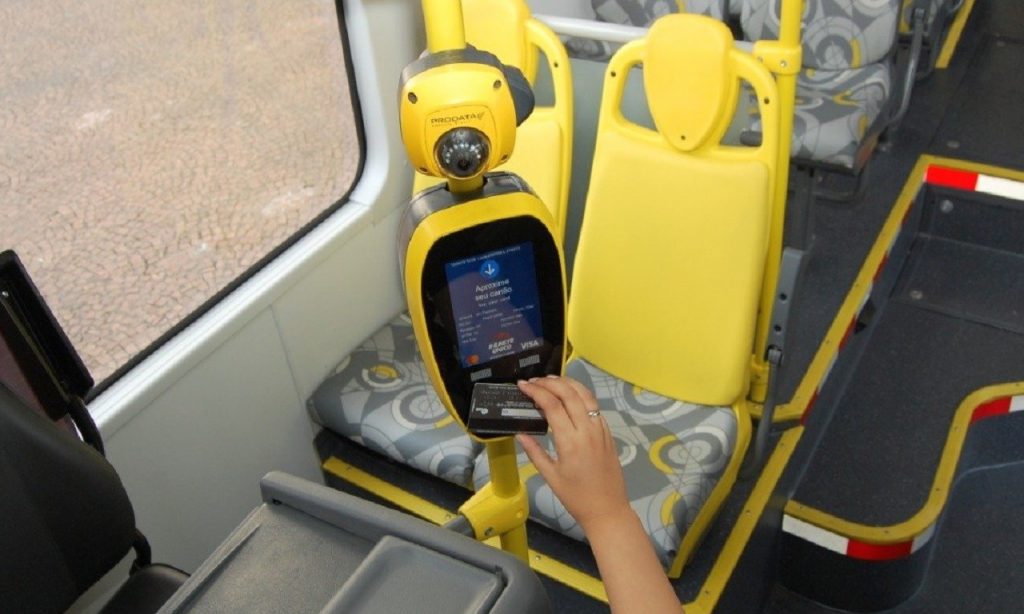 Imagem Ilustrando a Notícia: Novas máquinas de pagamento passam a funcionar no transporte da Grande Goiânia