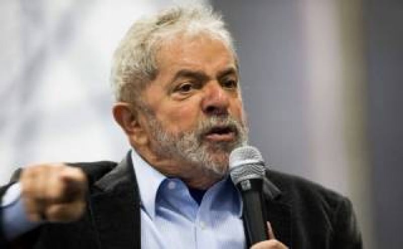 Imagem Ilustrando a Notícia: Sob condenação, Lula lidera pesquisa