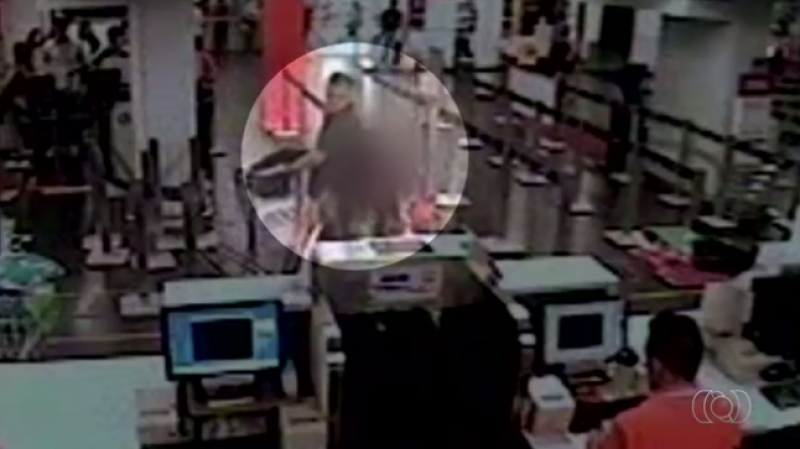 Imagem Ilustrando a Notícia: Vídeos revelam outras duas atuações do ladrão “cara de pau”