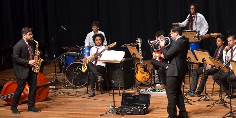 Imagem Ilustrando a Notícia: Big Band Basileu França se apresenta nesta terça no Teatro Sesi