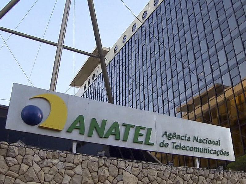 Imagem Ilustrando a Notícia: Anatel pretende leiloar faixa extra de 700 MHz nos próximos meses