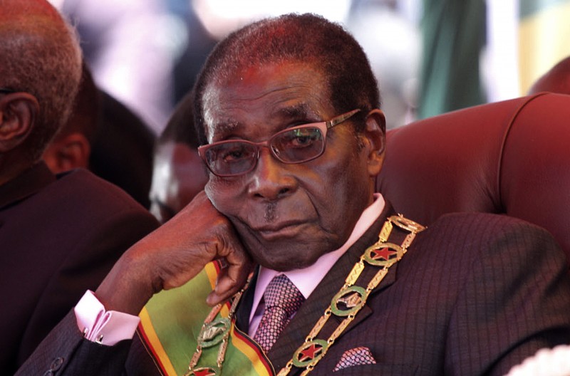 Imagem Ilustrando a Notícia: Após quase quatro décadas no poder, Mugabe renuncia à Presidência do Zimbábue
