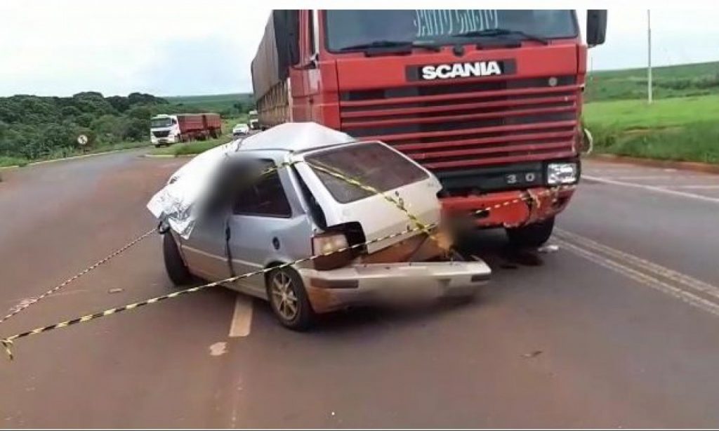 Imagem Ilustrando a Notícia: Três morrem e dois ficam gravemente feridos em rodovias federais goianas
