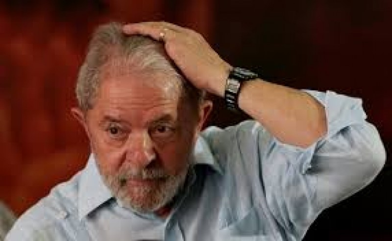 Imagem Ilustrando a Notícia: Ministro do STJ nega habeas corpus preventivo em favor de Lula