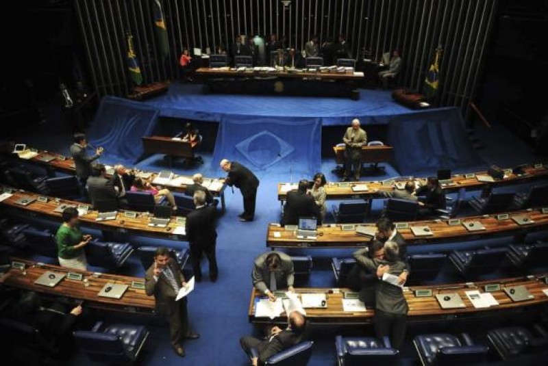 Imagem Ilustrando a Notícia: Senado pode votar reforma trabalhista na quarta-feira (5)