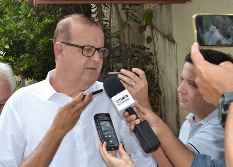 Imagem Ilustrando a Notícia: Ao votar, prefeito Paulo Garcia pontua legados de sua administração