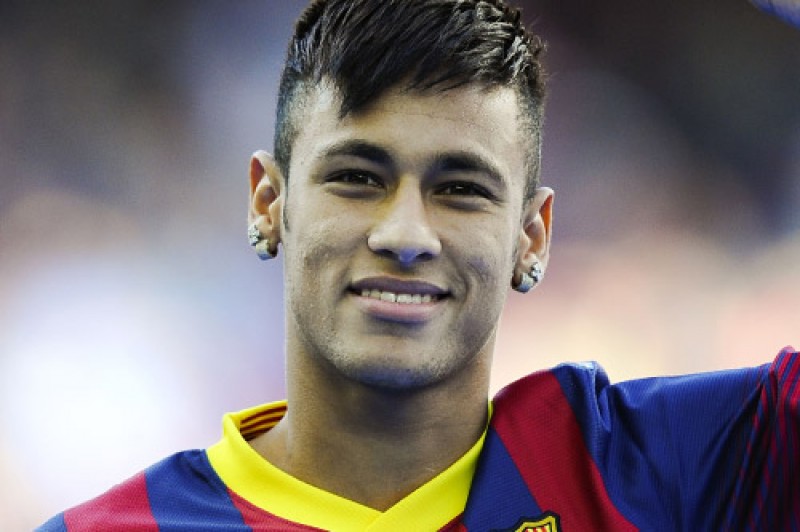 Imagem Ilustrando a Notícia: Neymar está entre os indicados do prêmio ‘Bola de Ouro’