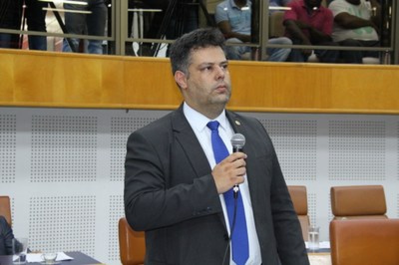 Imagem Ilustrando a Notícia: Câmara de Goiânia enfrenta prefeito e terá novo decreto do puxadinho