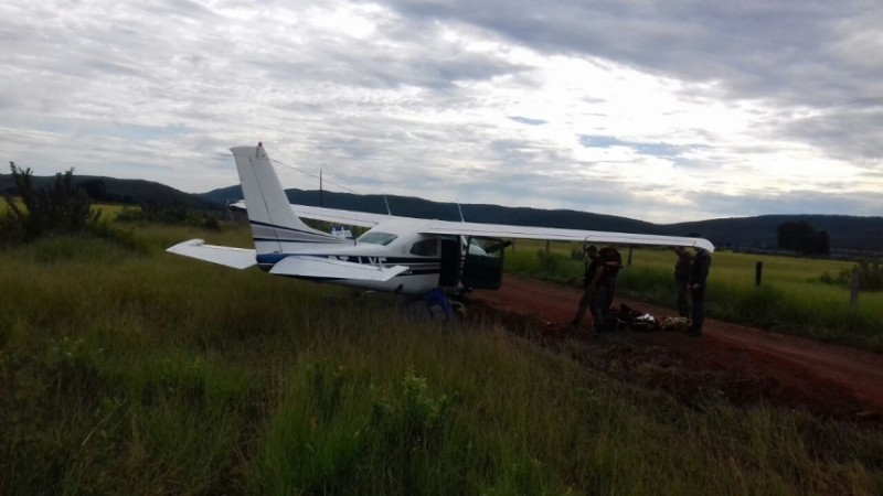 Imagem Ilustrando a Notícia: FAB intercepta avião que transportava 300 kg de cocaína