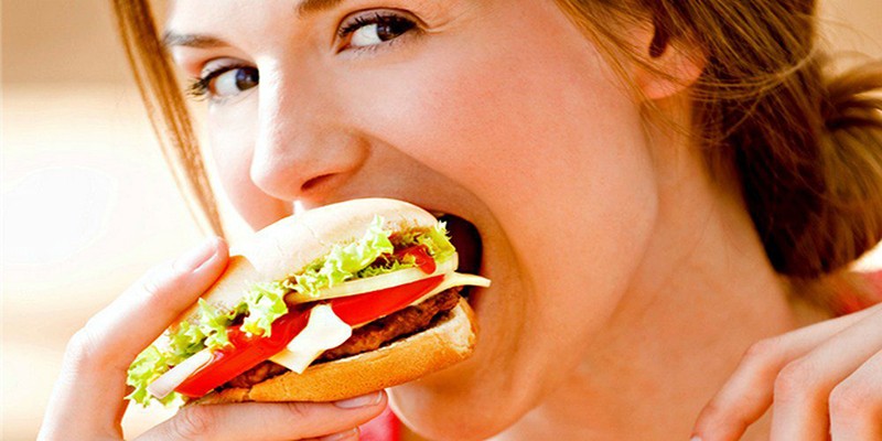 Imagem Ilustrando a Notícia: Ministério da Saúde aponta que adolescentes se alimentam mal