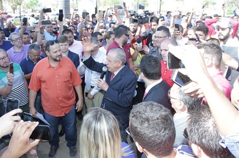 Imagem Ilustrando a Notícia: Motoristas tratam com prefeito a regulamentação de aplicativos de transporte
