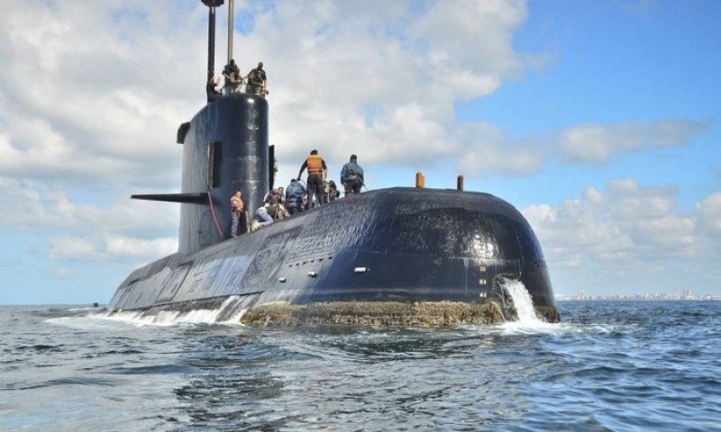 Imagem Ilustrando a Notícia: Navios e aeronaves que buscam submarino argentino investigam mais um ruído